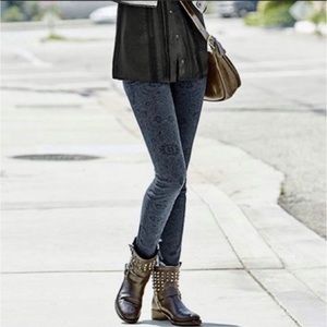 Cabi skinny jeans